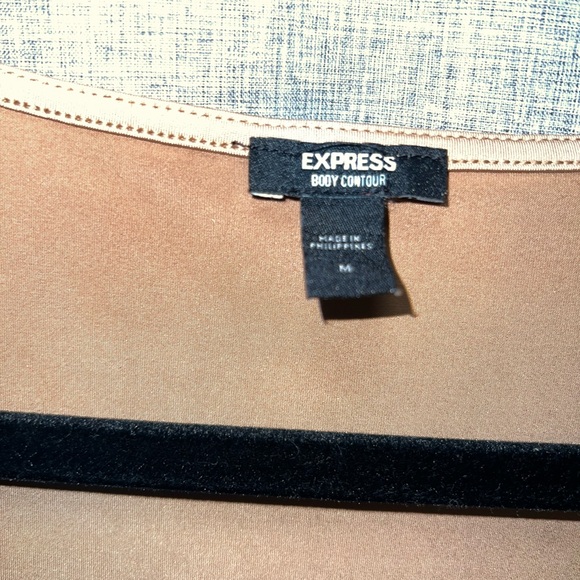 Express Women's Body Contour Body Suit Medium - Picture 3 of 4